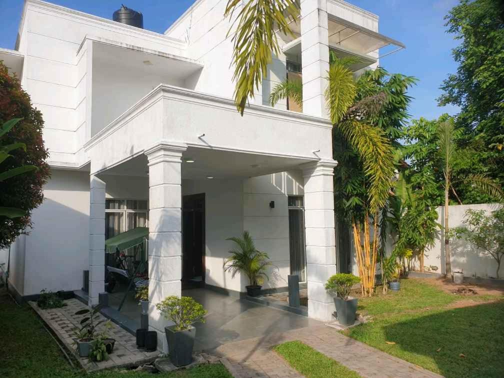 Vidushi Home Minuwangoda Exterior foto